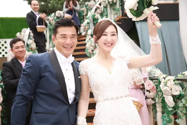 不過在婚禮當天，同樣亦會收到不少利是，如開門利是、回禮利是、長輩利是等等。