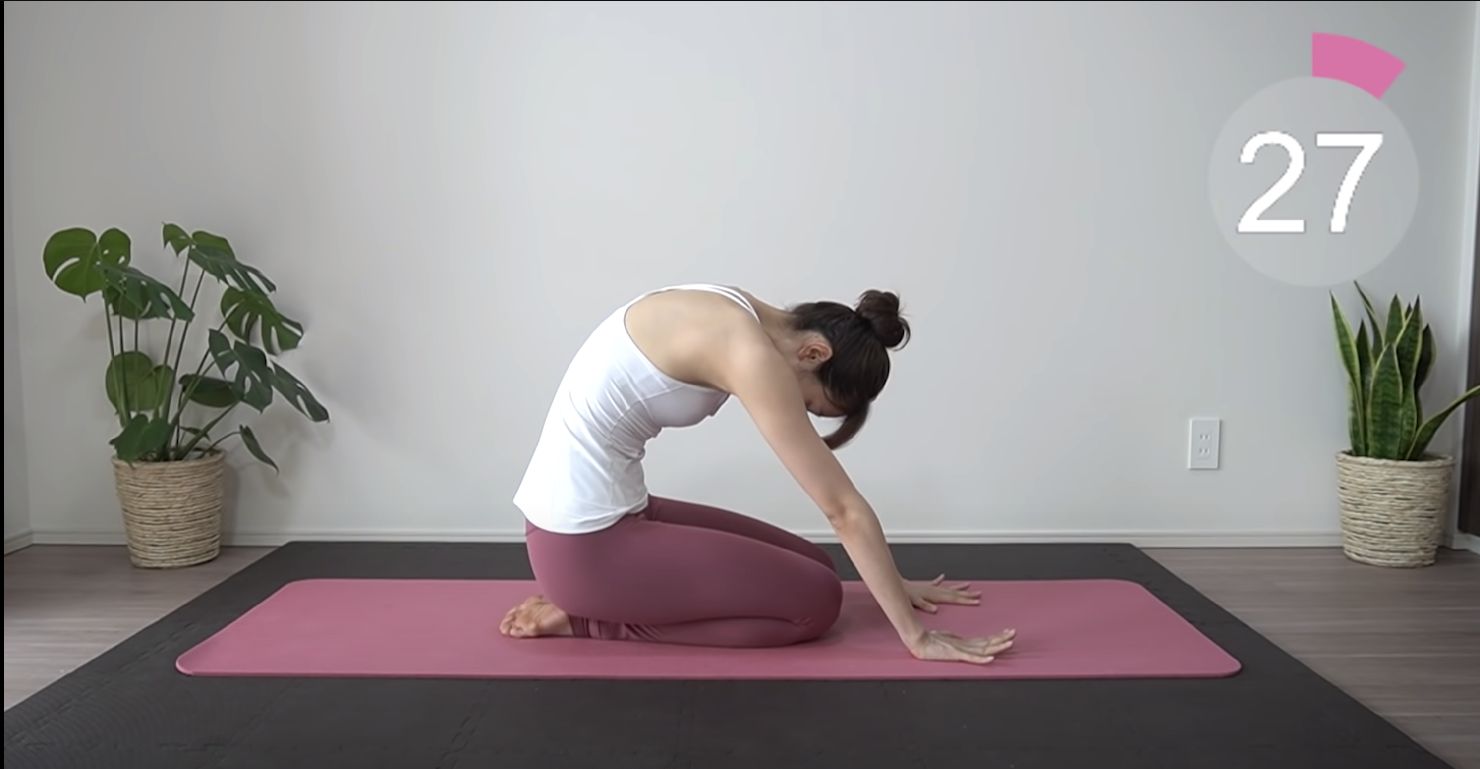 美頸操動作4:跪坐貓式