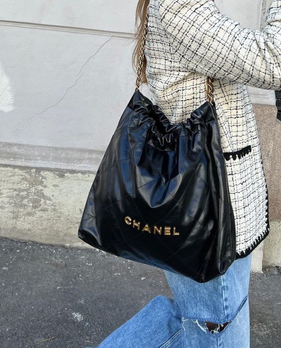 Chanel手袋2023｜2款全新迷你水桶袋+ 4款春夏雙色新手袋推介