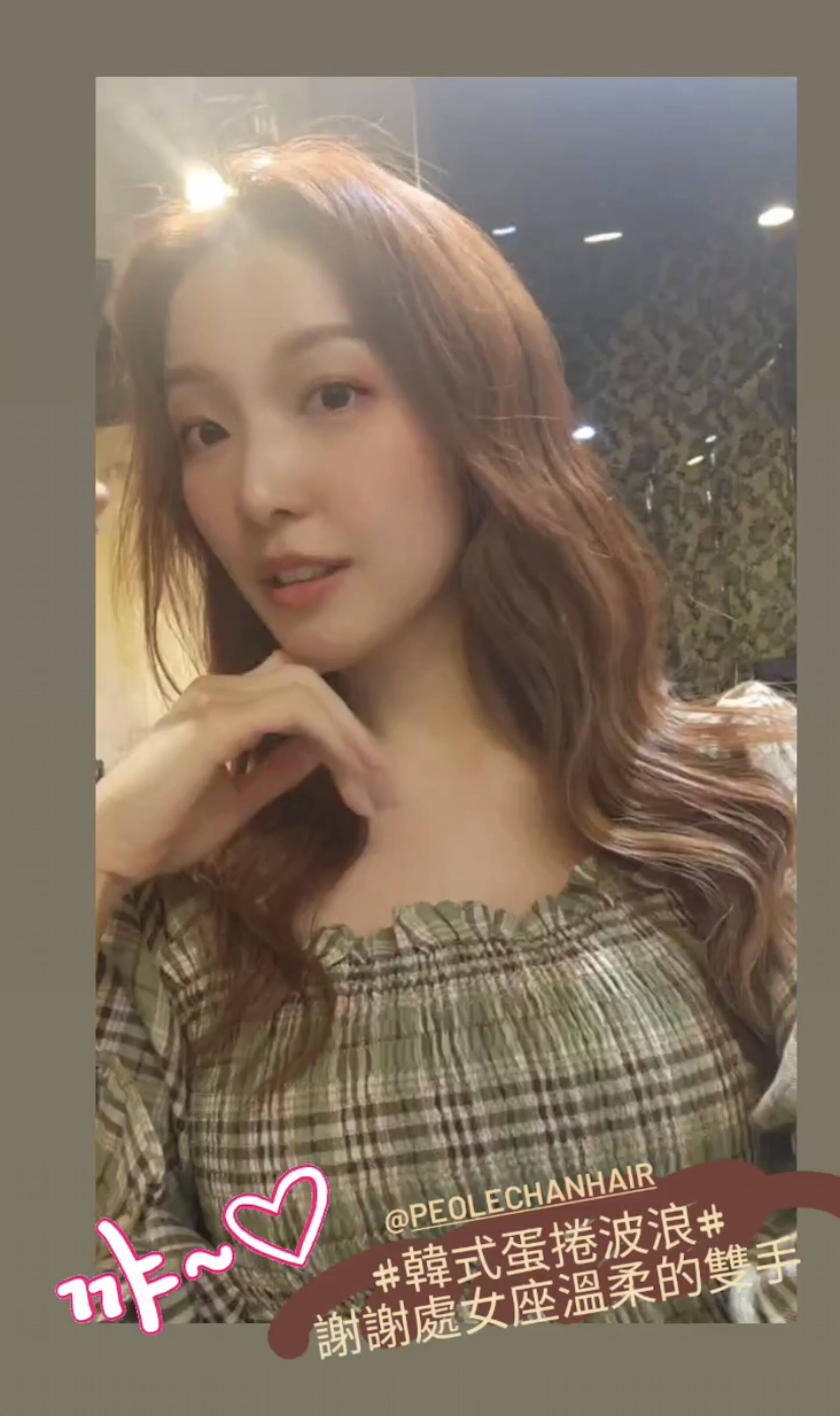 郭嘉文整了韓式蛋捲波浪髮型，散發出陣陣輕熟女人味。