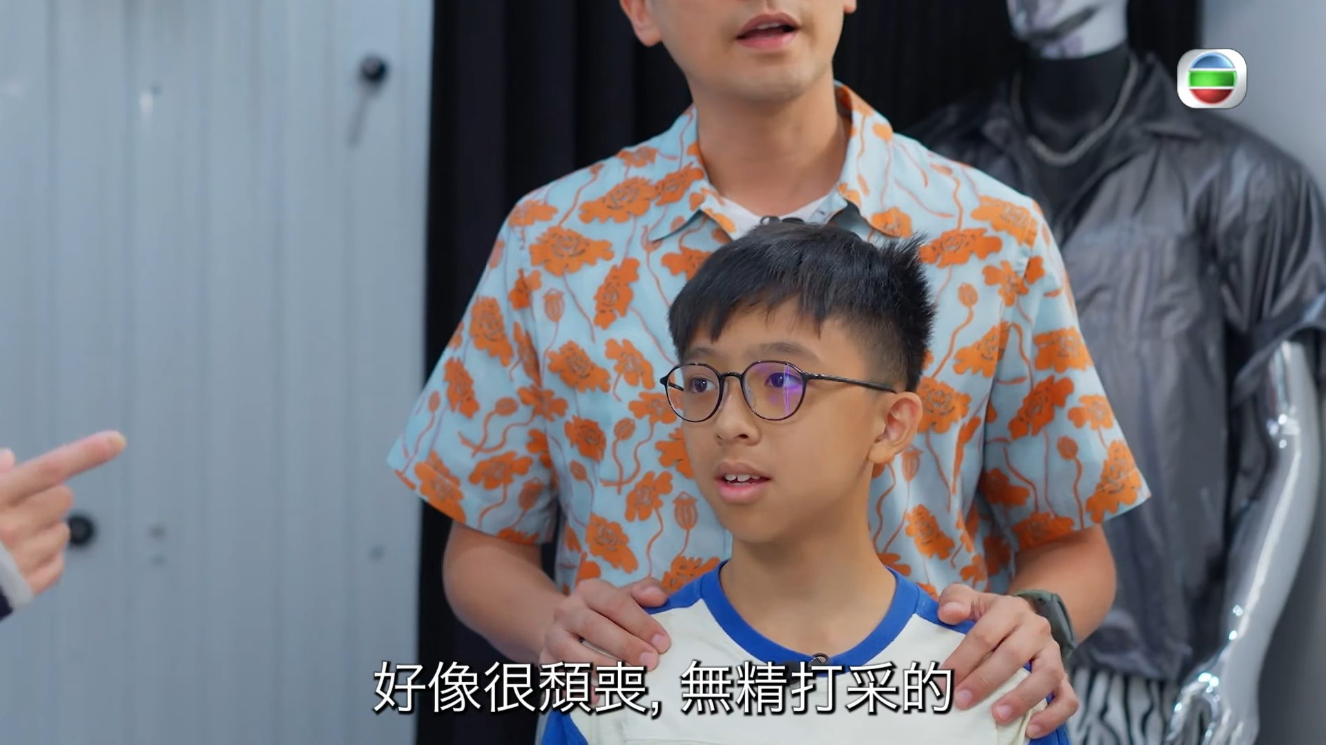 洪永城為了實現蔡施齊的願望就找來造型師Ricky