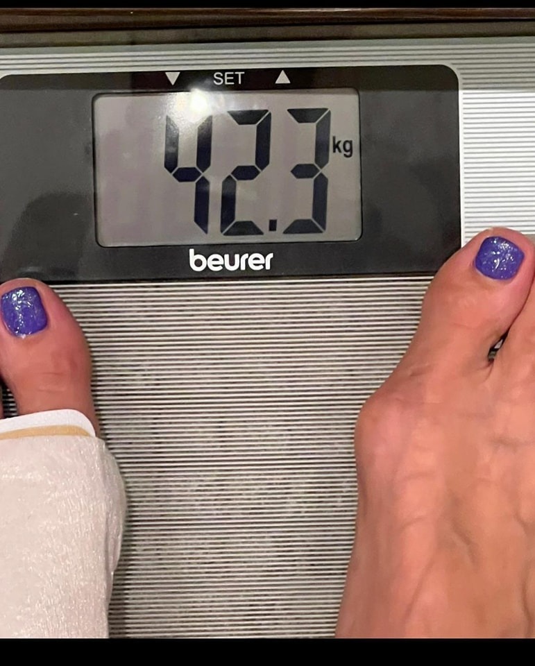 李玟短時間內體重跌至42.3kg