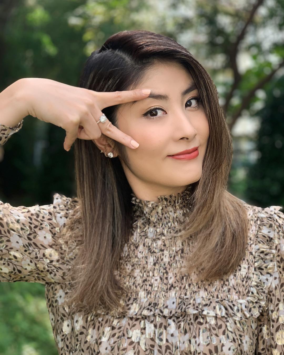 出生在珠寶世家的陳慧琳,生活和成長環境相當不錯,是一名千金小姐。