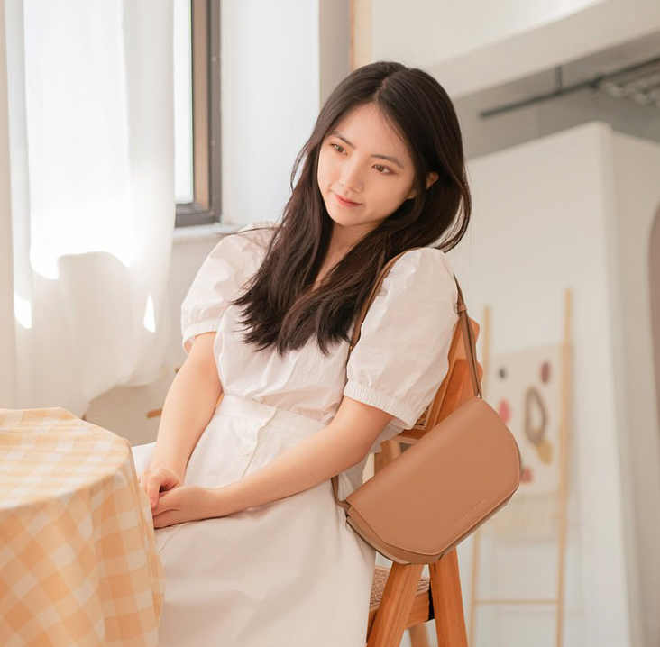 Samuel Ashley 是成立於 2008 年的香港皮具品牌。