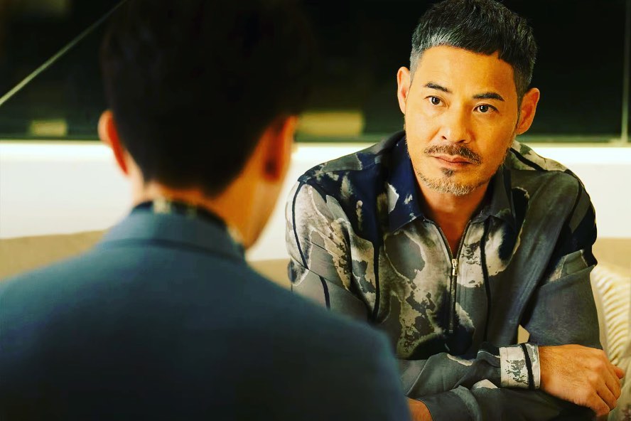 卓廷光一角如此受歡迎,黃智賢謙稱多得導演信任:「造型時已經同佢哋溝通定,傾吓點塑造角色,可以邊度加啲減啲,都傾咗好多計。」