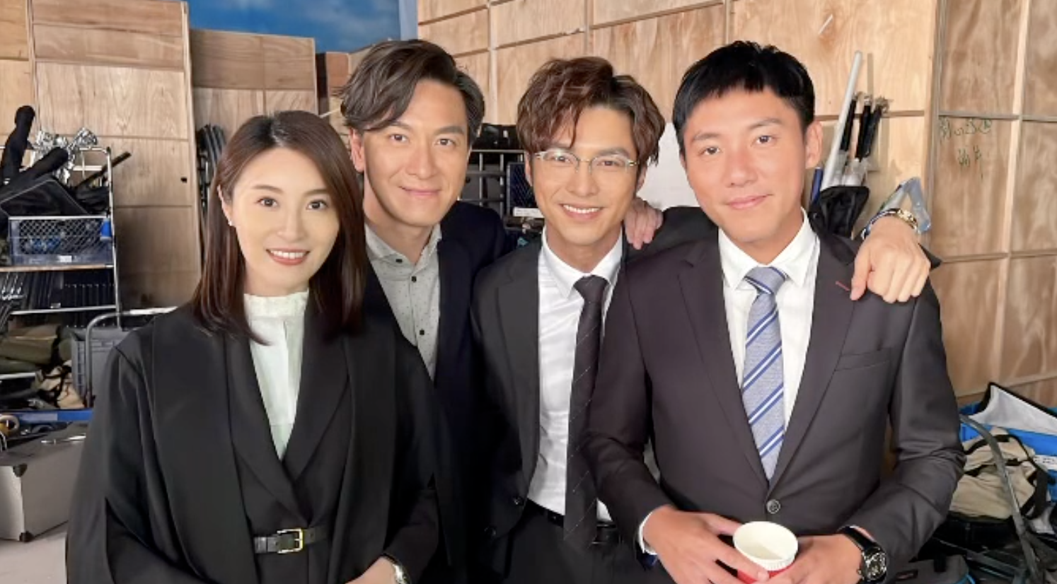 林夏薇與一眾《法言人》演員開工照