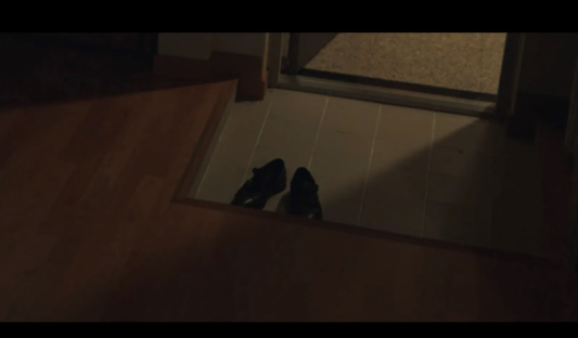 文同珢在開始大計前，曾找到朴涎鎮並宣稱給她最後一次機會：「我今天之所以會來這，是因為想給妳最後一次機會，這個機會來自於某人在我家玄關處展現的禮儀。」