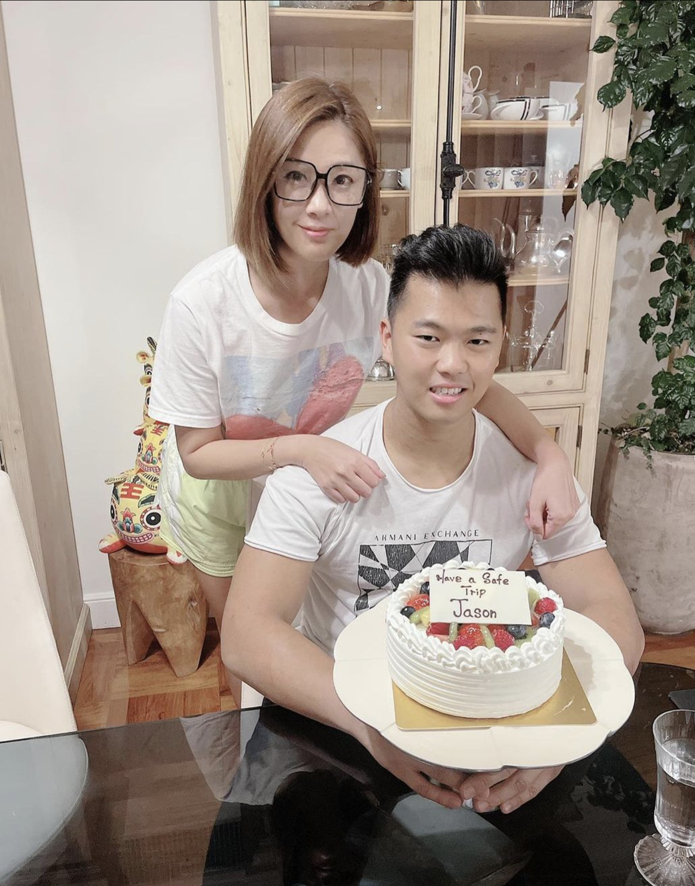 翁嘉穗婚後與老公育有兩名兒子