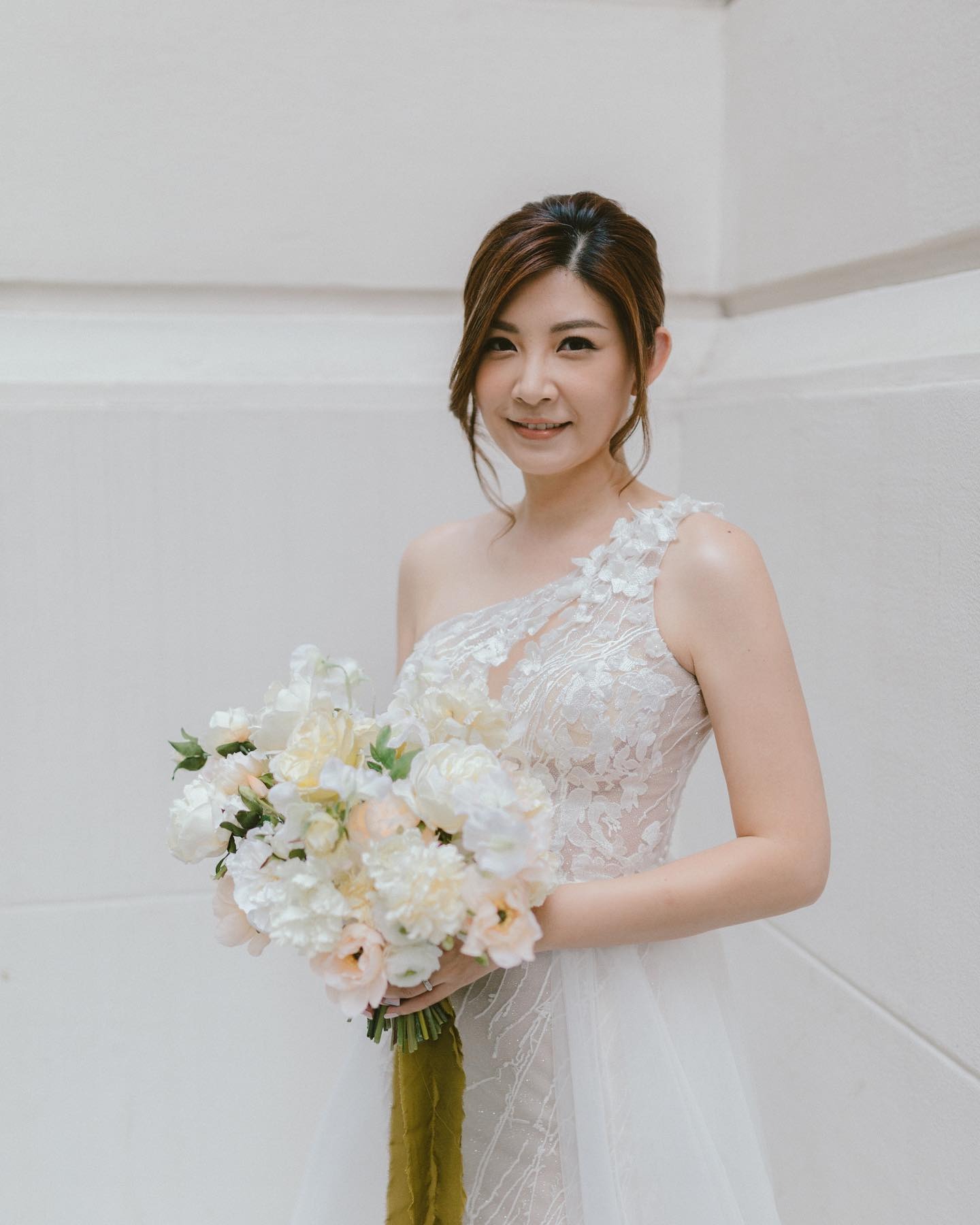 張文采2018年與任職消防員的盧樂輝結婚