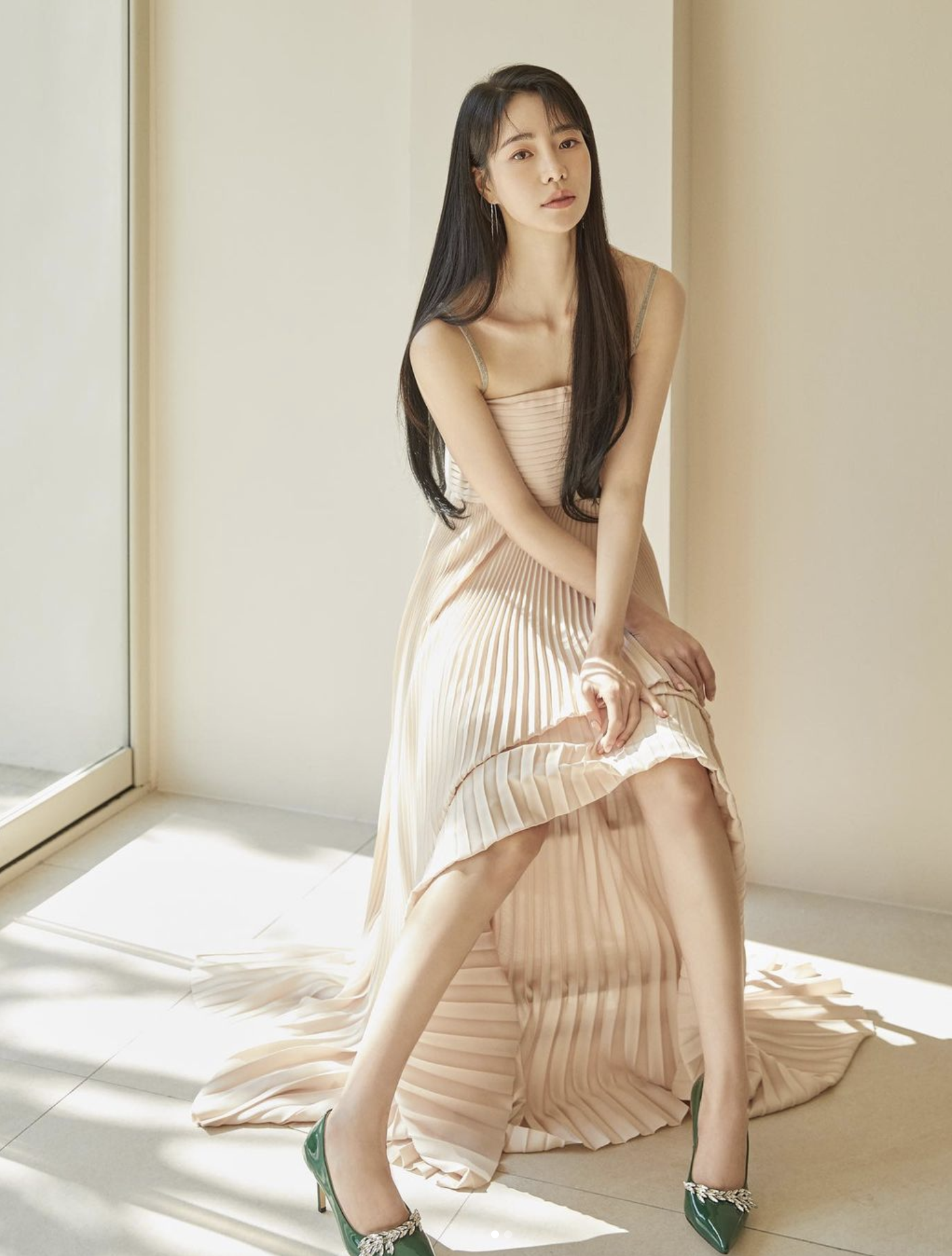 林智妍憑透亮白滑的肌膚擁有「韓版湯唯」的美譽