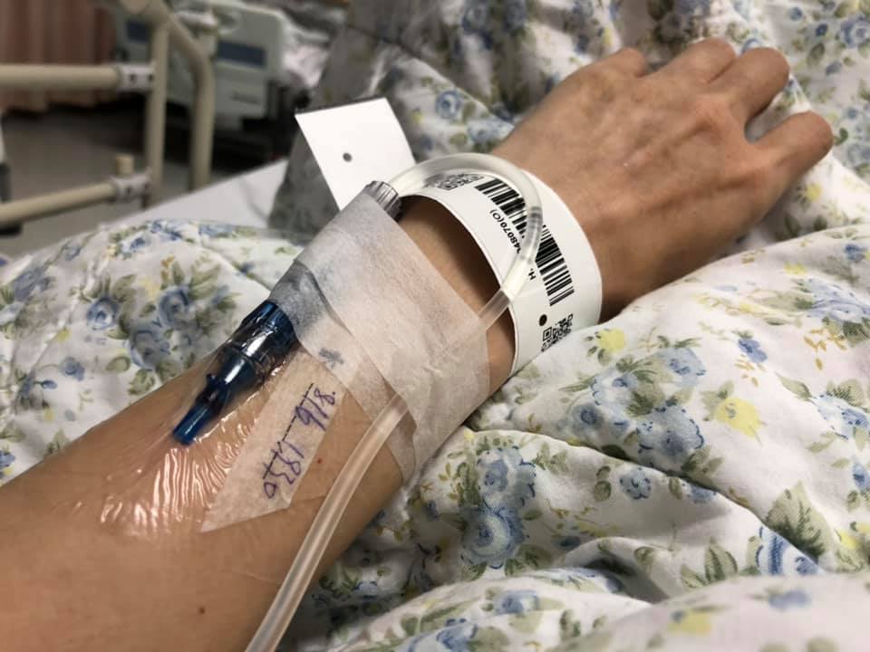 近年傳出鄭艷麗因患病而多次被送院，甚至曾試過入住ICU。