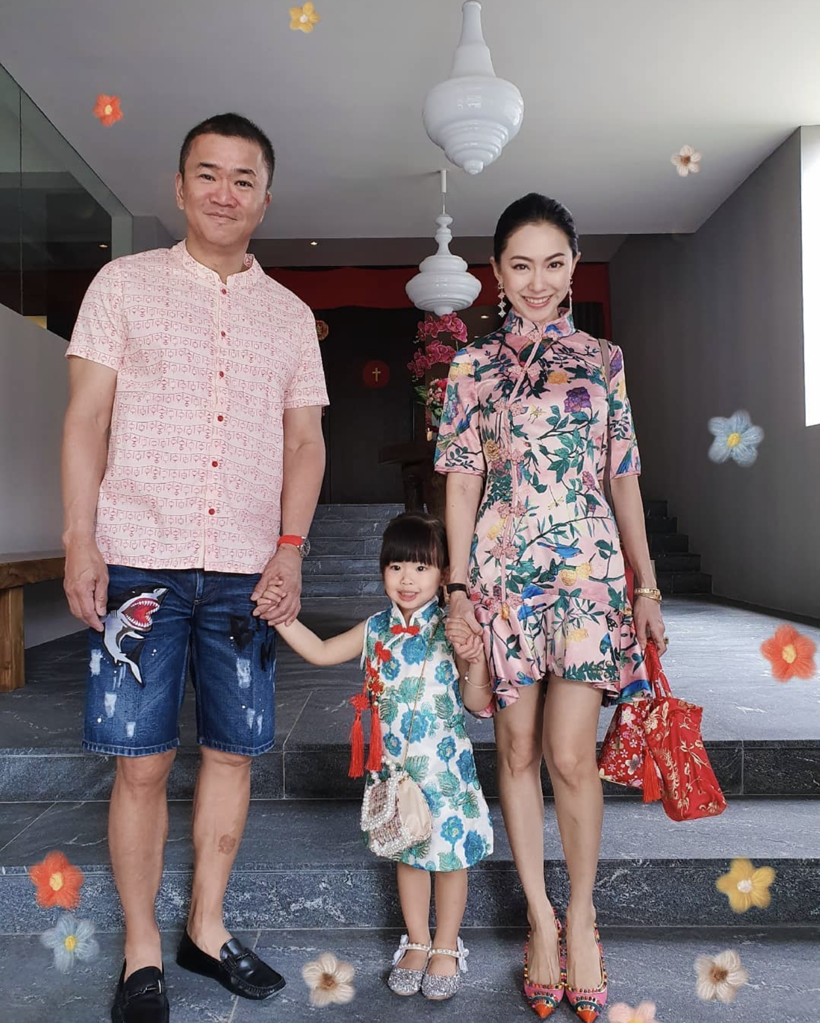 黃婉佩在2016年跟比自己年長19年的新加坡富商David Loh結婚