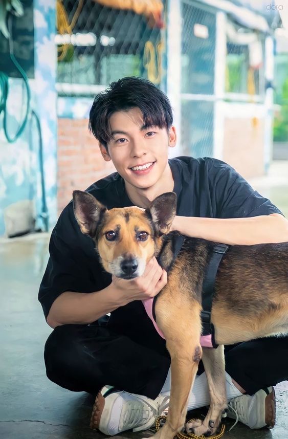 天蠍男很難快速與人建立信任感，而太過熱情的女生會讓天蠍男沒有安全感，甚至感到害怕。