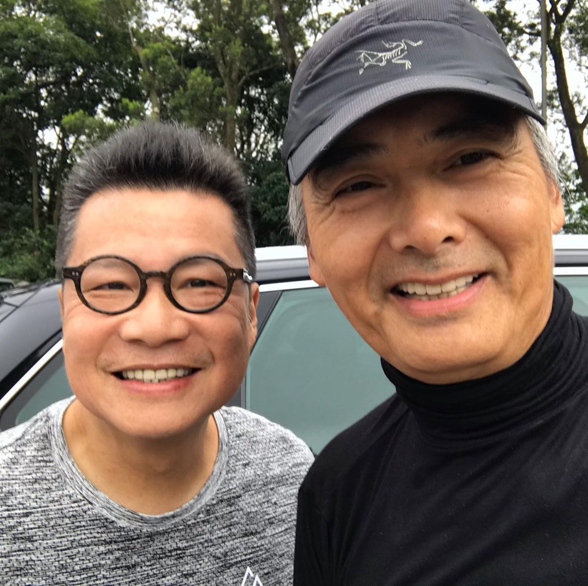 鄭子誠與周潤發合照