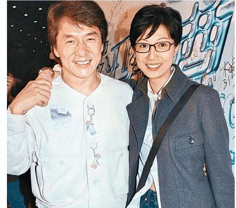 吳綺莉被問及當年有無後悔同成龍相戀，她大方回應：「沒有！」