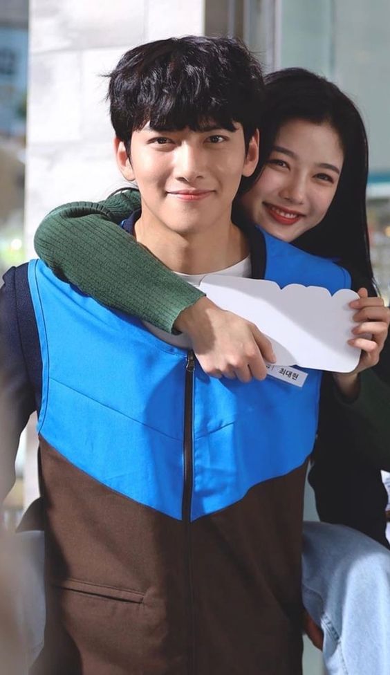 對於天蠍男來說曖昧不等於喜歡，除非是自己喜歡的人，天蠍男才會選擇主動出擊。