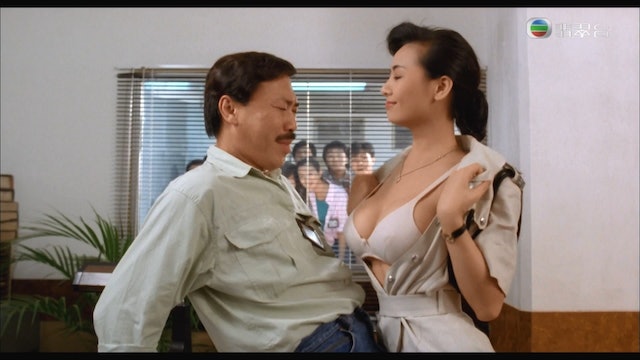 葉子楣曾豪擲200萬港元為胸部買下保險，創下了香港自開埠以來破天荒的第一宗「人體保險」。