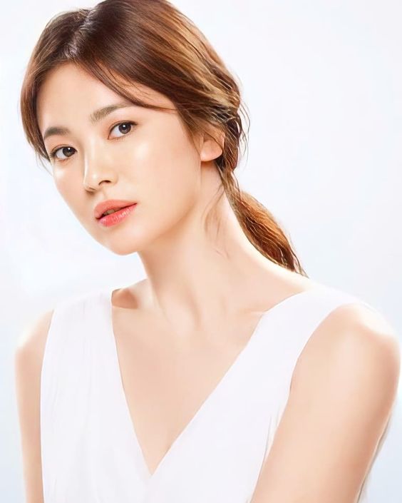 枕頭套亦有機會引致暗瘡滋生！睡覺時，頭皮所分泌出來的油脂污垢和臉上的油分都會沾在枕頭套上，從而產生一陣油垢味。