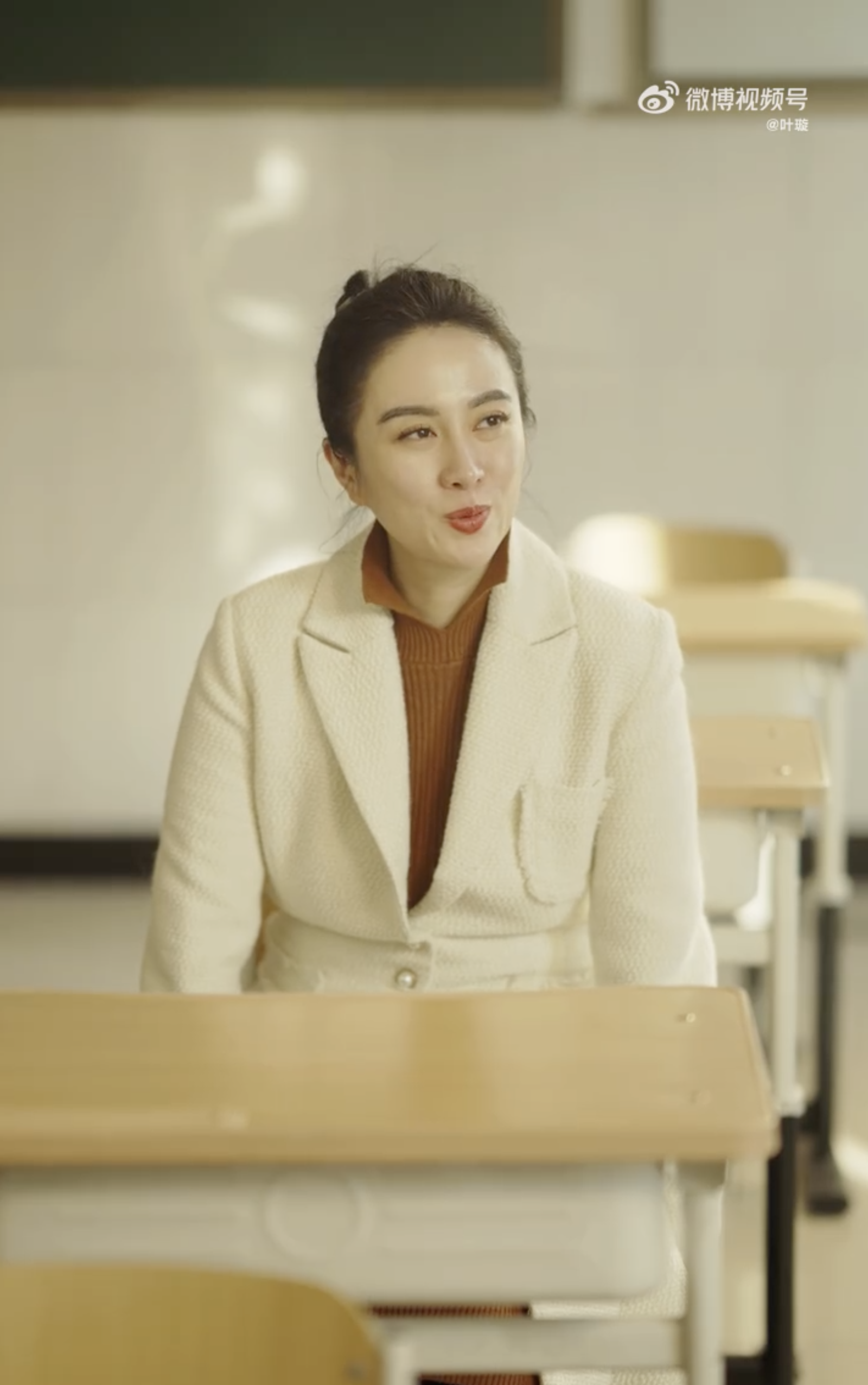 近日葉璇再上載新片,片中妝容打扮簡單俐落被指重回顏值巔峰。