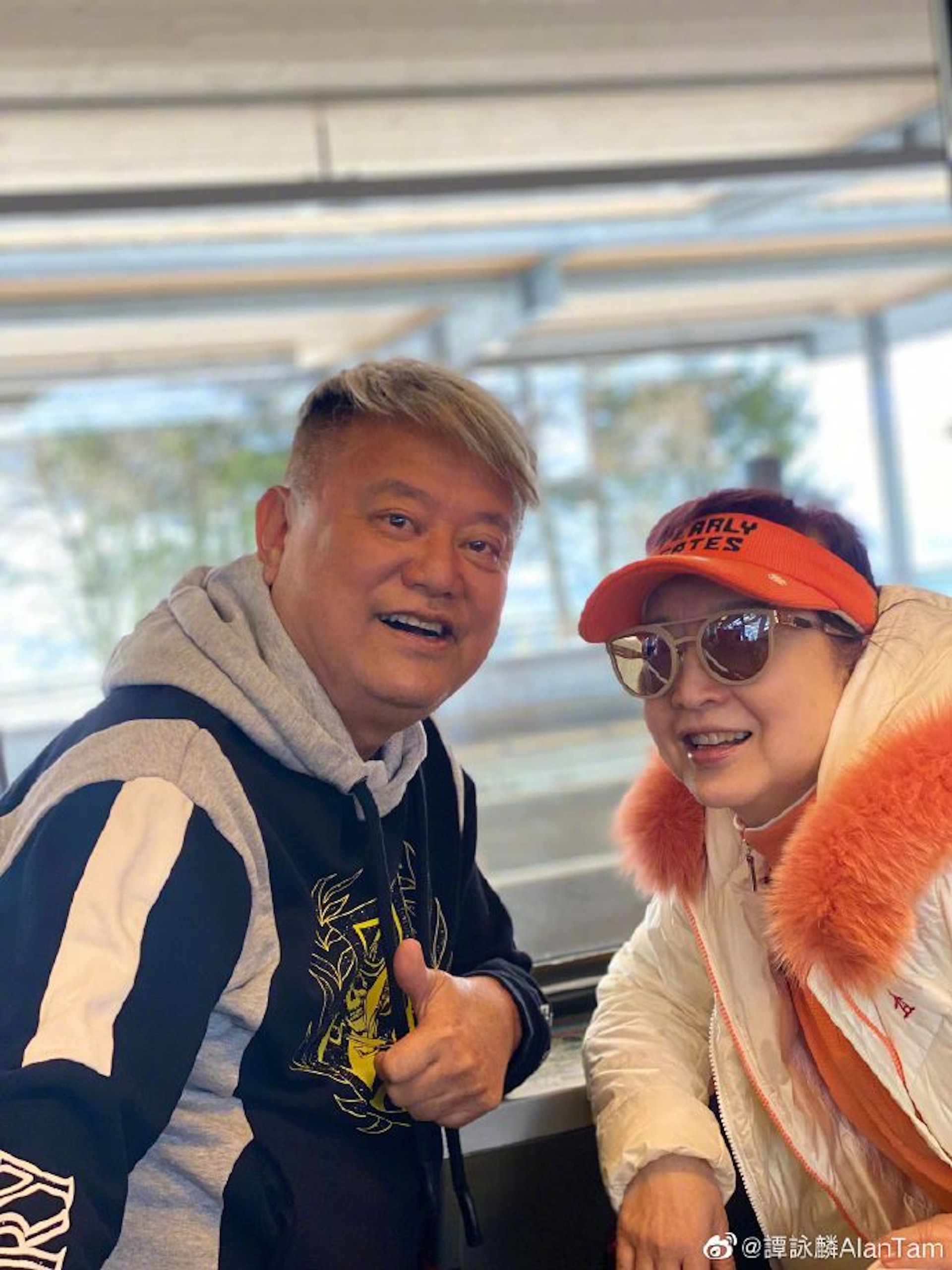 陳百祥與太太黃杏秀亦有隨行。