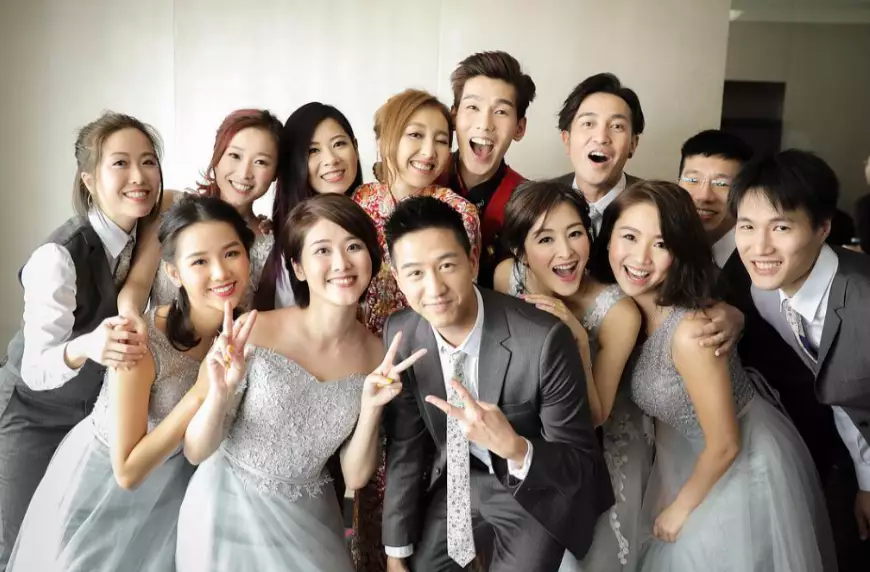 常見的傳統祝賀語包括「天作之合」、「鸞鳳和鳴」、「永結同心」、「百年好合」、「天緣巧合」、「鴛鴦比翼」等。