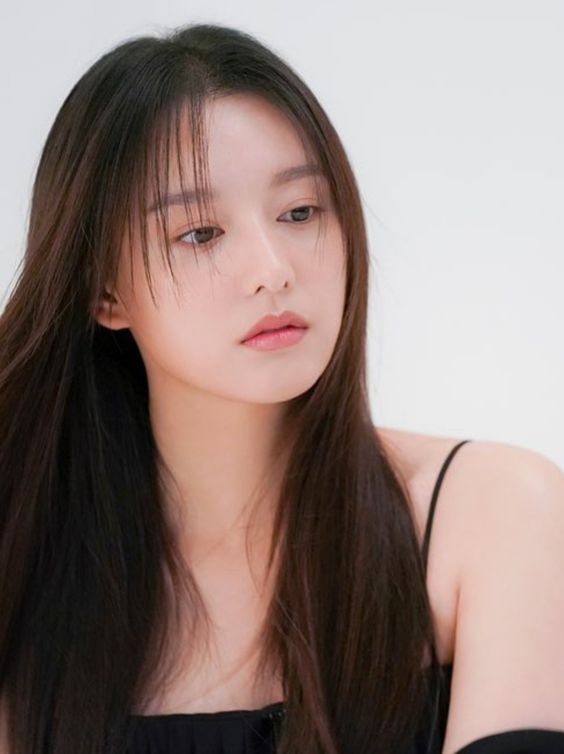 減齡化妝技巧4:唇蜜增加立體感光澤度