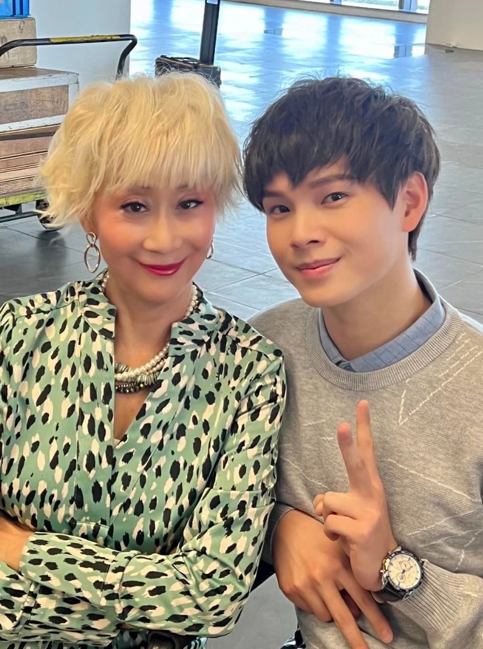 陳曼娜在出席拜神儀式時透露自己受眼疾困擾30多年,多年來視力受影響,處於半盲狀態!