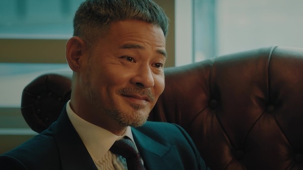 黃智賢在劇中飾演的大反派卓廷光做盡壞事。