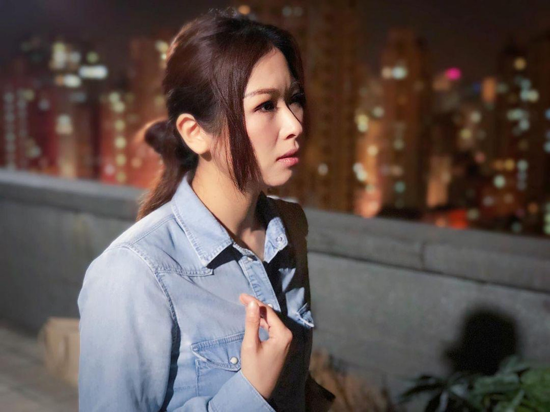 趙希洛曾憑《金宵大廈》中飾演憶子成狂的何太因演技精湛而勇奪「最佳女配角」獎項。