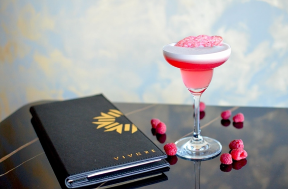 不論從海鮮菜式Scallop and Tiger Prawn Risotto，到肉類菜式Roasted Lamb Rack and Strozzapreti with Sausage Ragu，每一道菜式都讓你仿似身處異國。