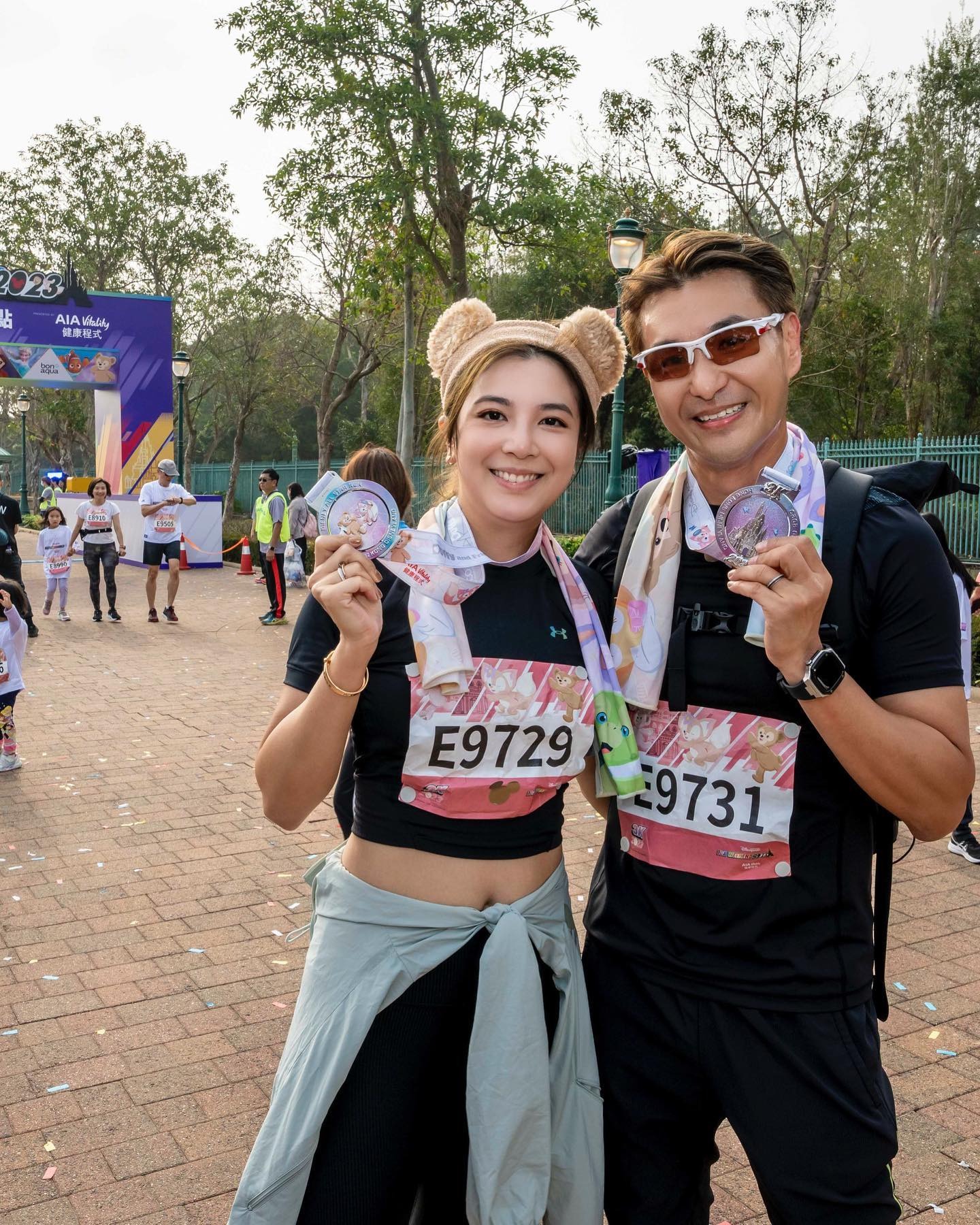 陳展鵬自從與單文柔結婚便修身養性,又為了太太和女兒決心戒煙。