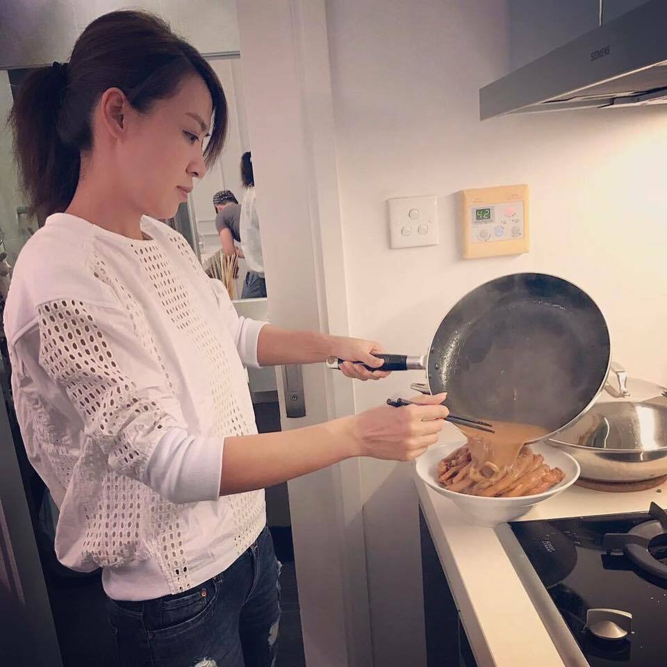 陳煒喜歡下廚。