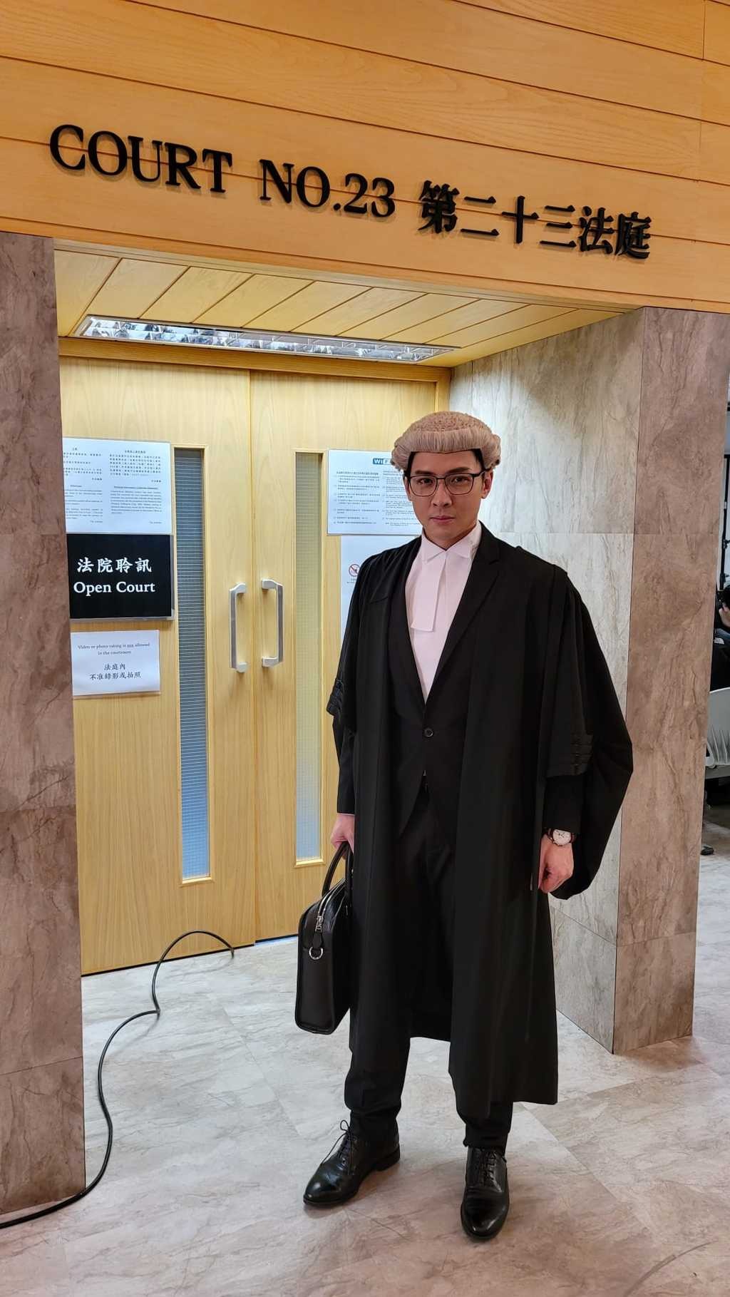 監製劉家豪及陳志江透露朱滙林幫劇組約到到訪清洪大律師的律師樓