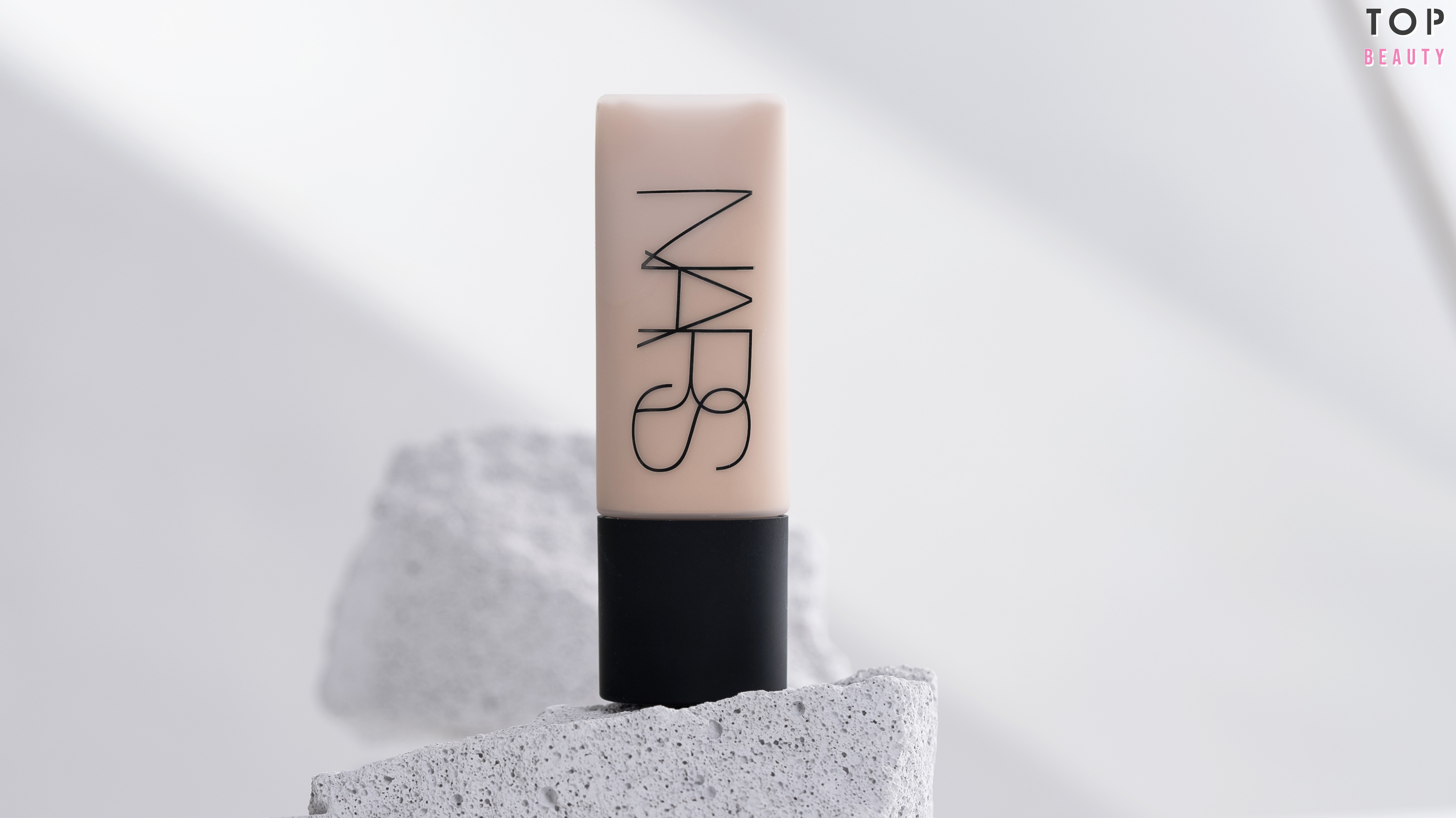NARS SOFT MATTE COMPLETE FOUNDATION 柔霧完美粉底液 $400