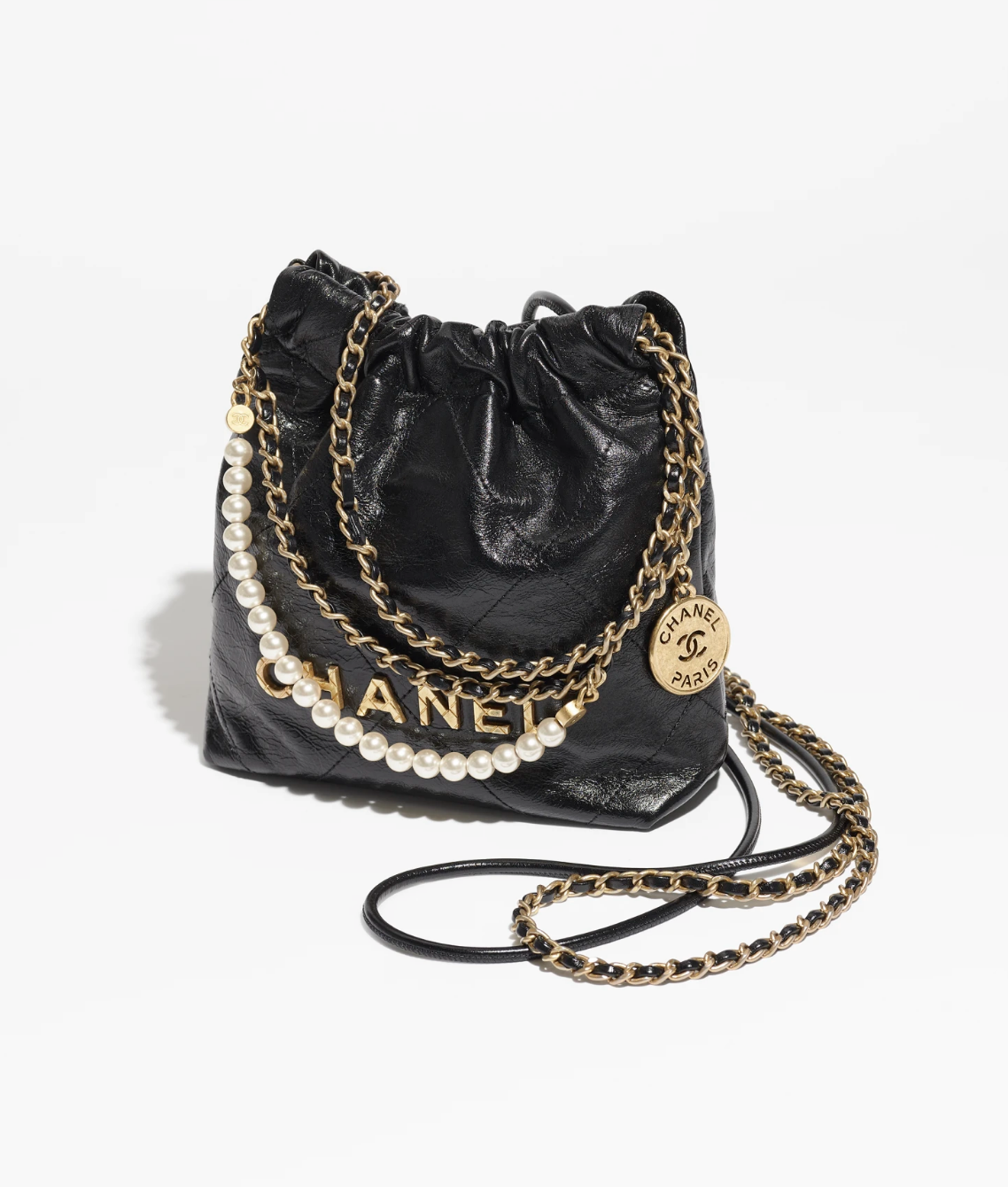 CHANEL 22迷你手袋另一款附有水晶珍珠鏈點綴