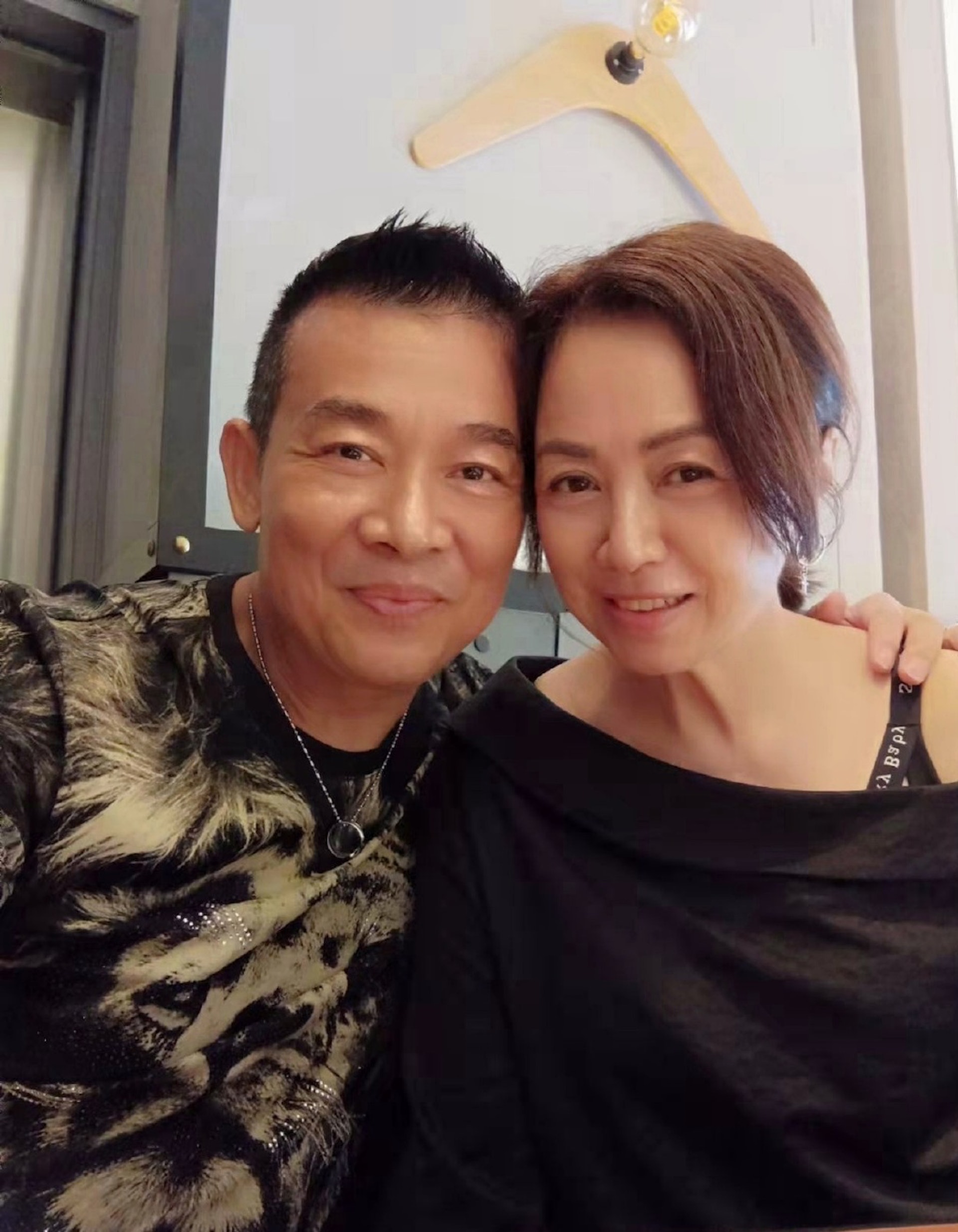 唐麗球當年等吳毅將離婚拖足7年才結婚。