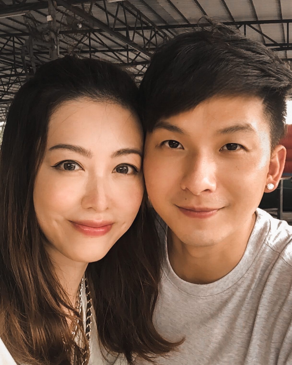 周吉佩在台上表示非常感激太太的支持和鼓勵