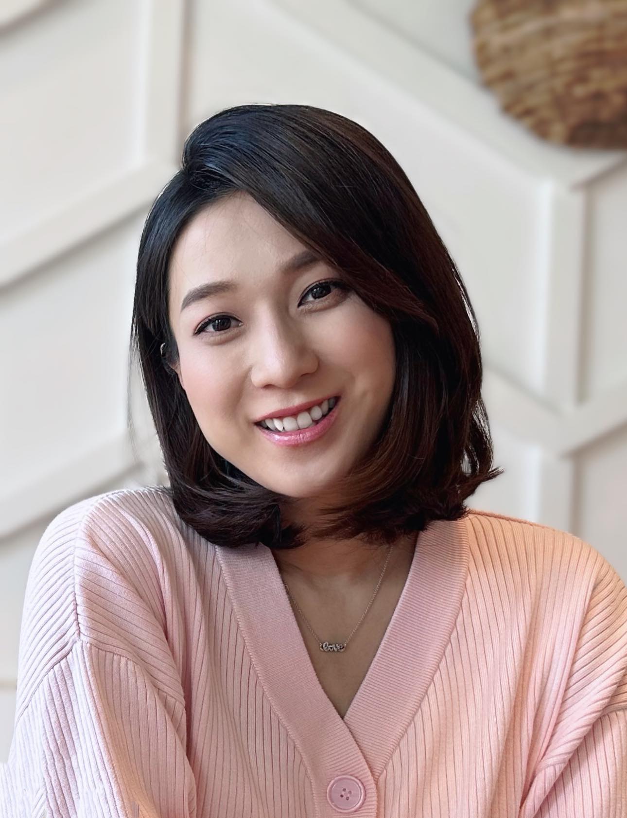 鍾嘉欣早前接受訪問時終極回應「雙面人」指控。