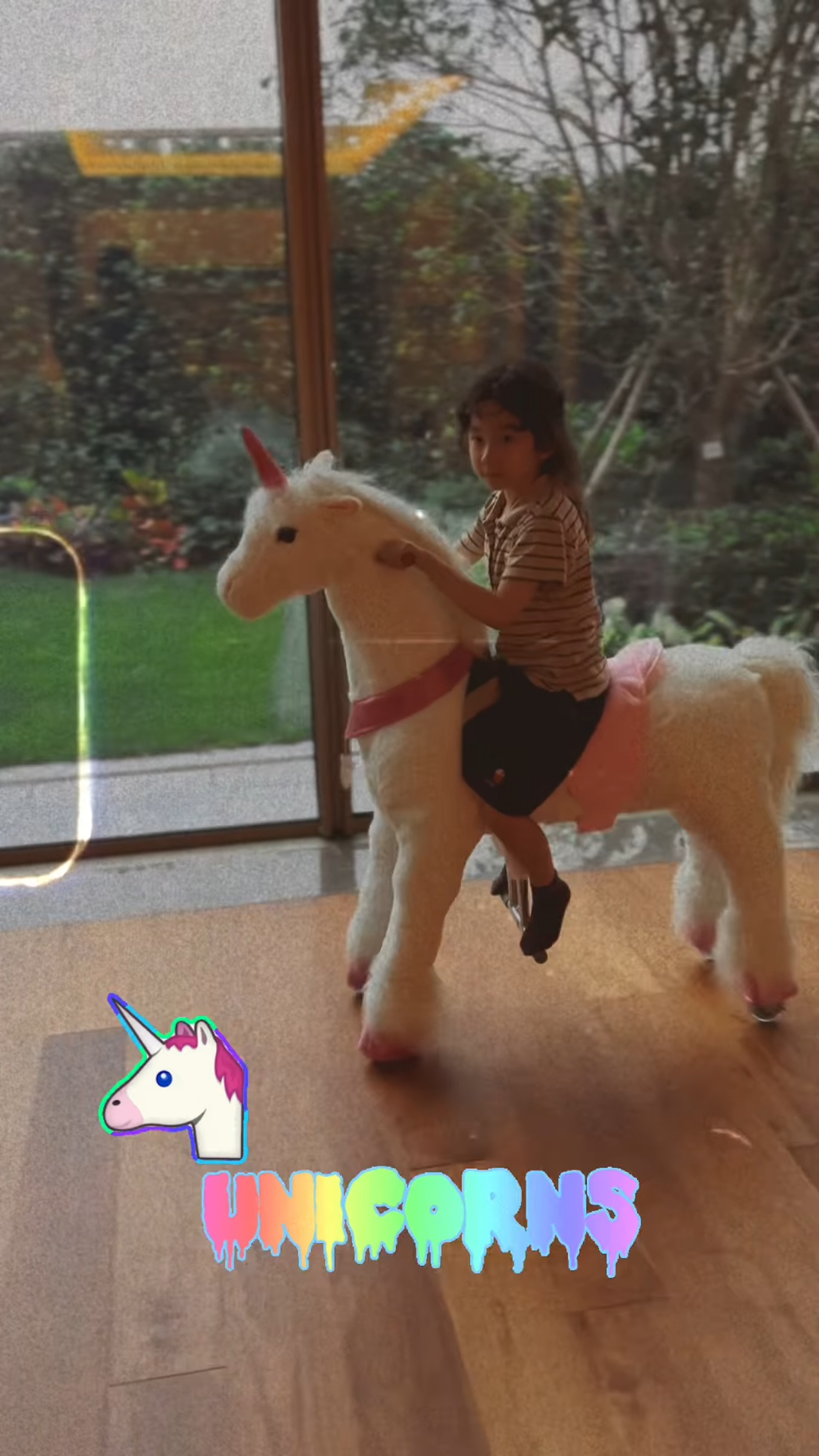 客廳的空間極度闊落。