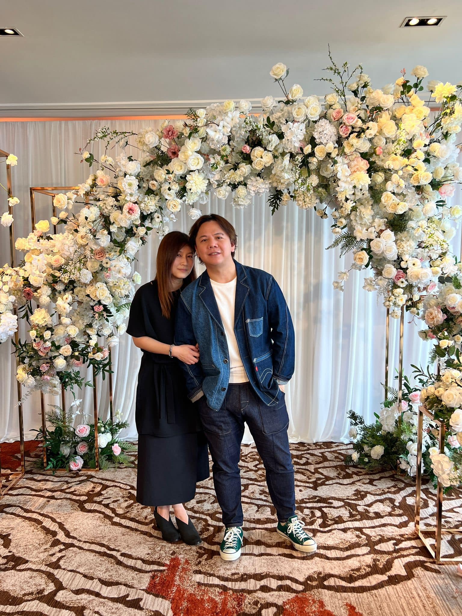 伍仲衡音樂會浪漫跪地求婚