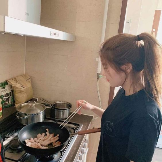 每晚都自己煮飯不外出用膳也能省錢。