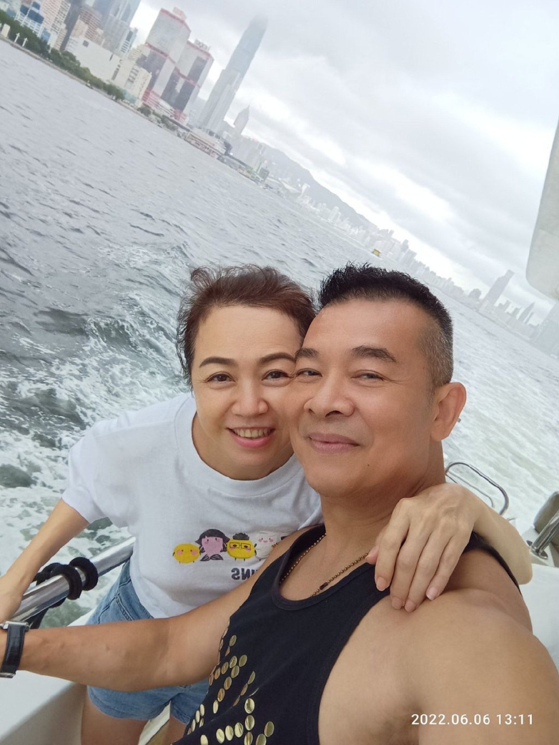 吳毅將與唐麗球一見鍾情。