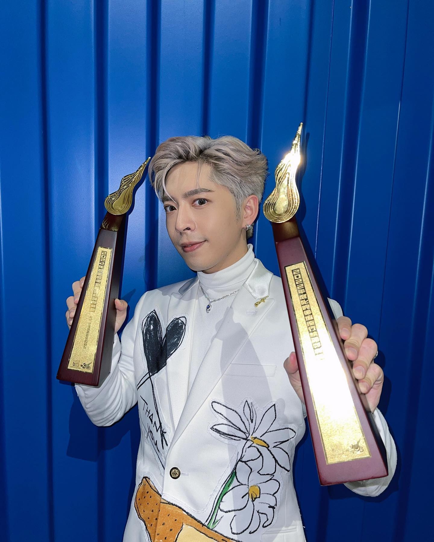 推出第一首個人單曲《E先生連環不幸事件》時，成績已經不錯。