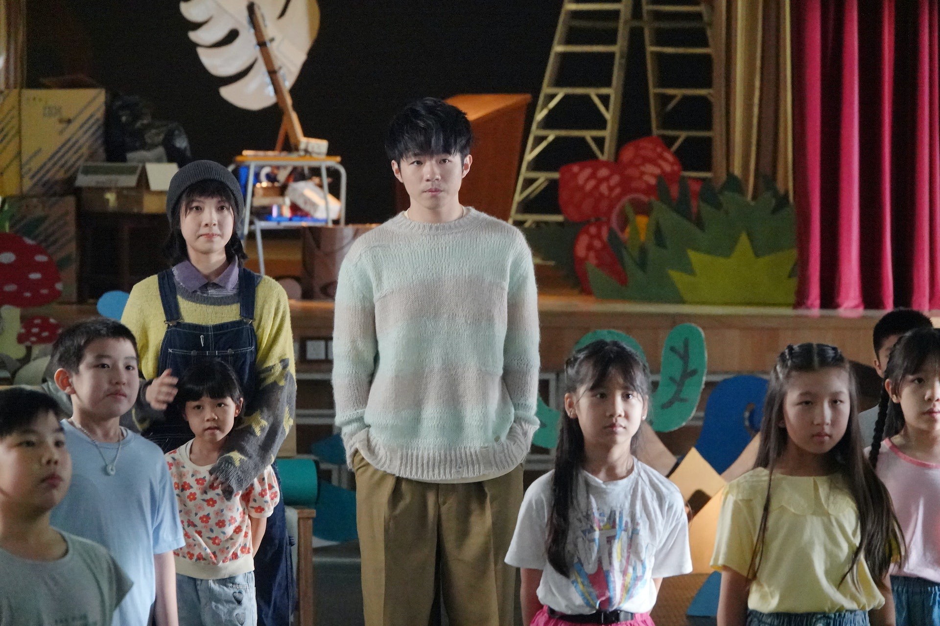 這次派台歌《抱抱無尾熊》可算是出道作《二期大樓》的2.0版本