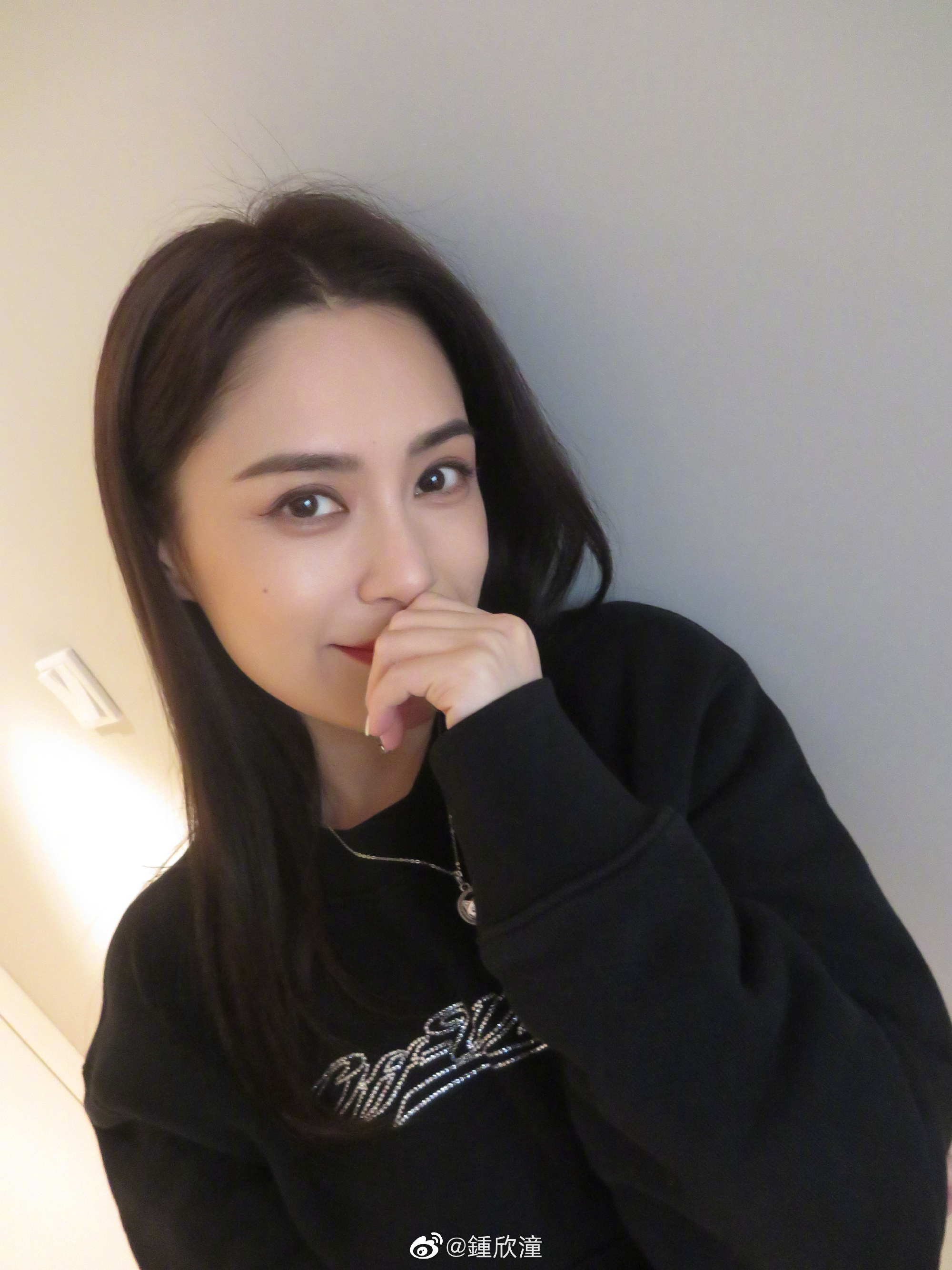 網民比較阿嬌、Alice誰較靚。