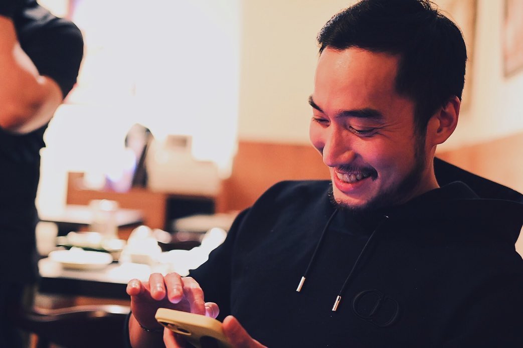 賴弘國最近高調曬恩愛。