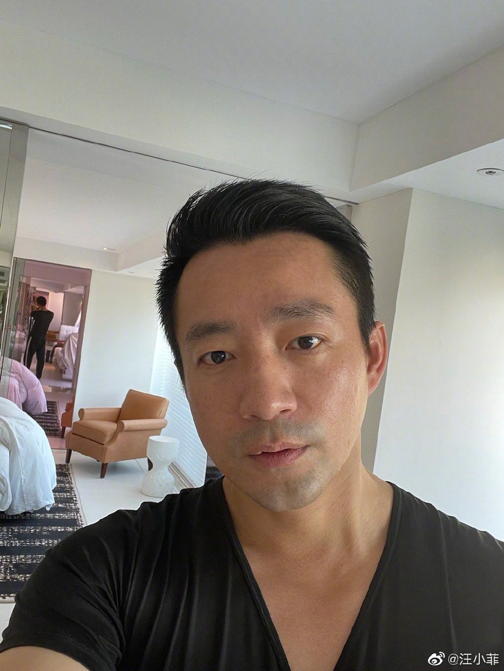 汪小菲被影到與莊鍶敏互動親暱。