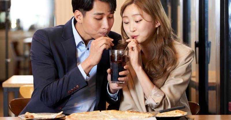 在感情中，最重要的是兩人之間的互相理解和溝通。