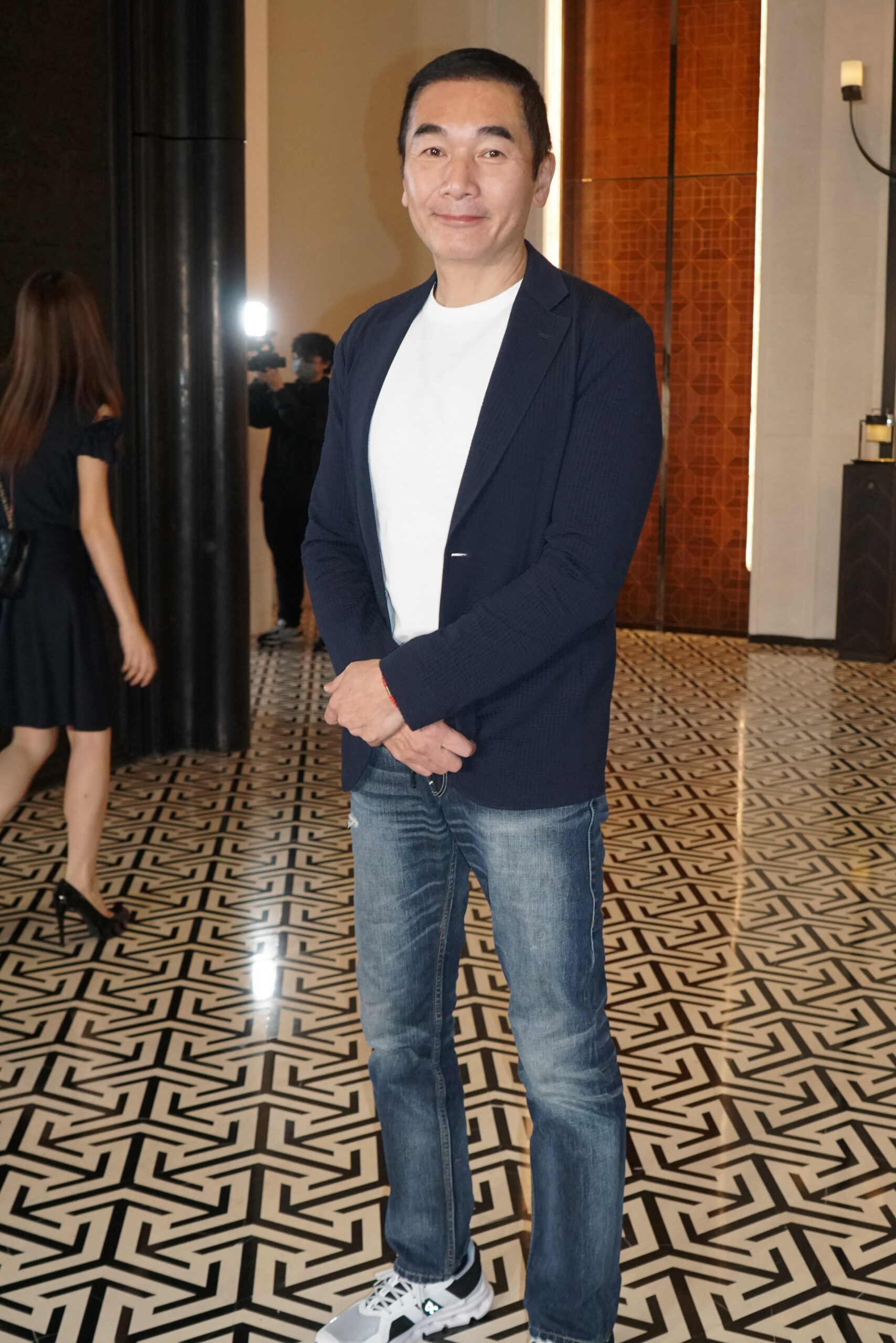 方中信都有現身