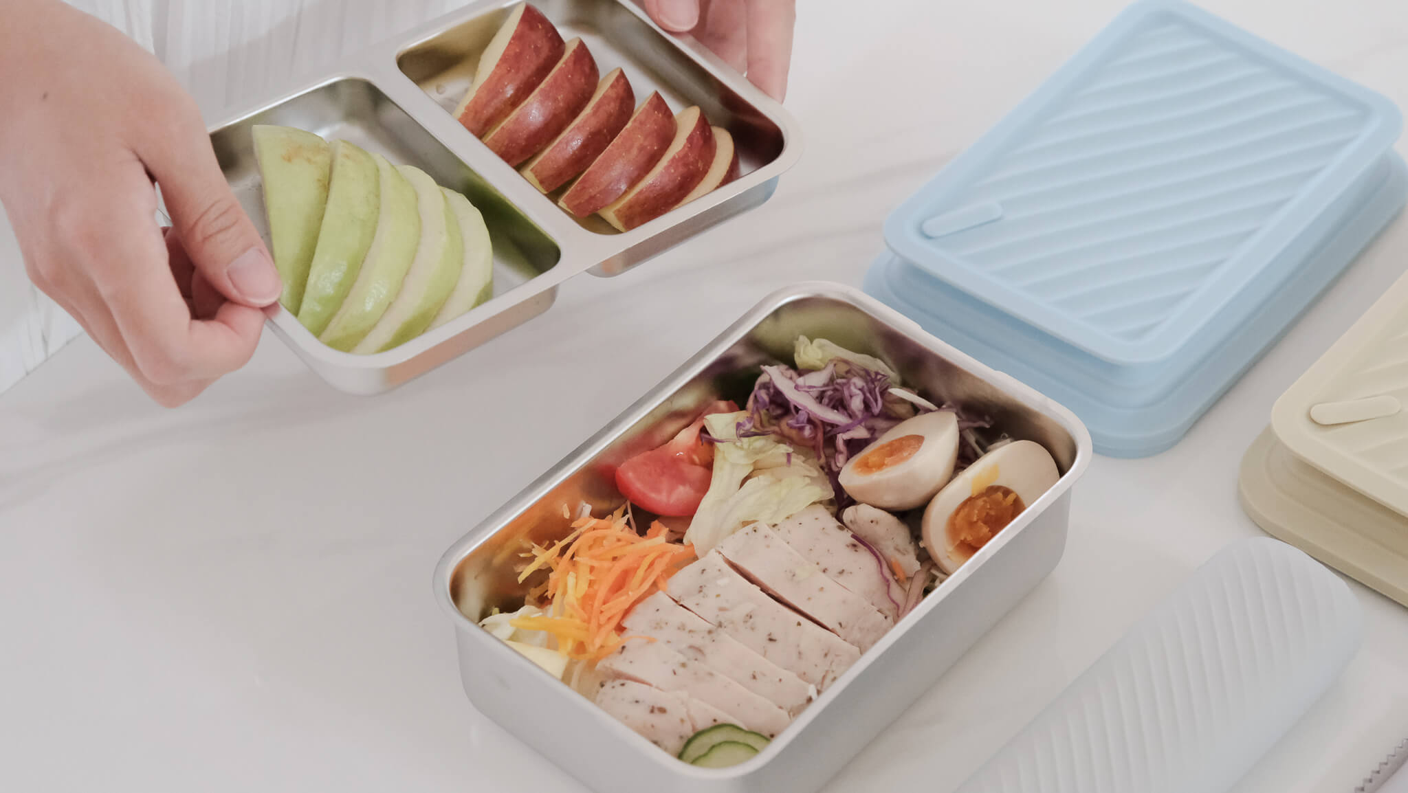 打工仔自備飯盒取代外出用餐,可以幫助節省不少飯錢。
